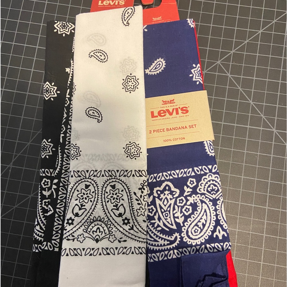 Levi’s Bandanas Lot of 4